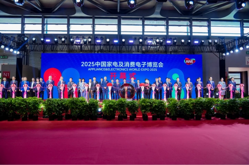 门子家电智能科技点亮非凡生活AWE2025首日焦点：西(图2)
